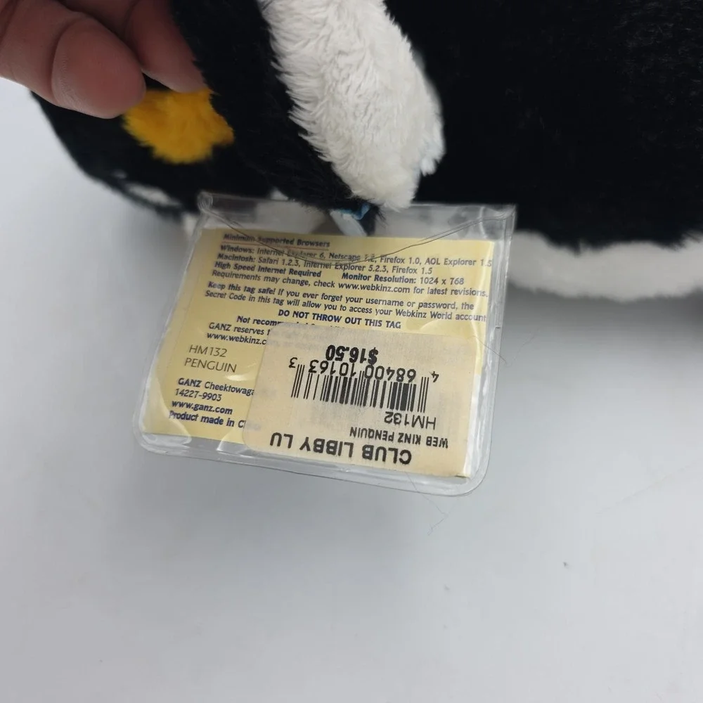 Webkinz Penguin Ganz HM132 NEW WITH SEALED CODE Retired Plush NWT